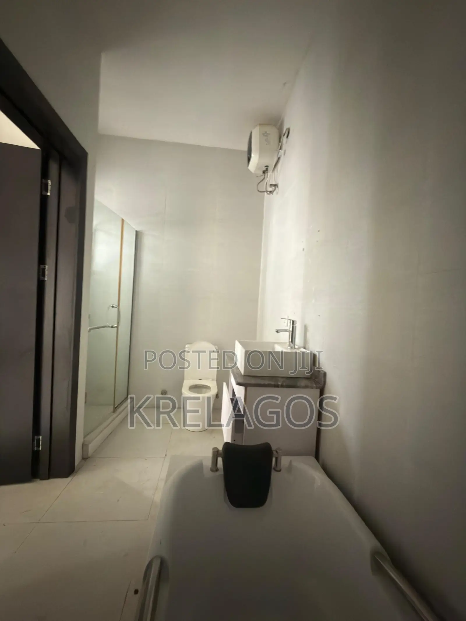 4bdrm Duplex in Orchid, Chevron for sale