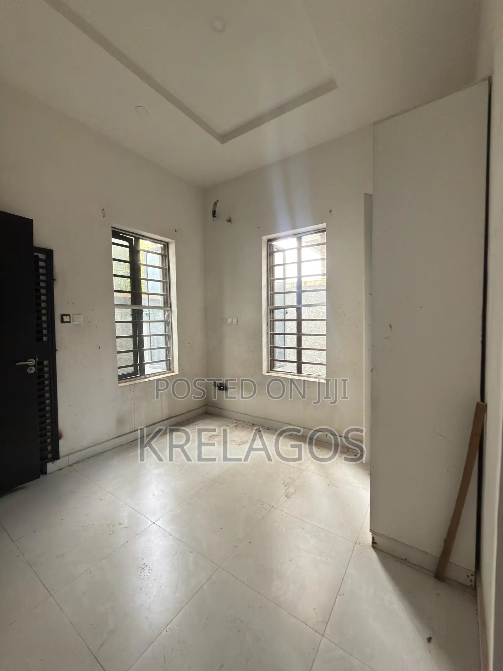 4bdrm Duplex in Orchid, Chevron for sale