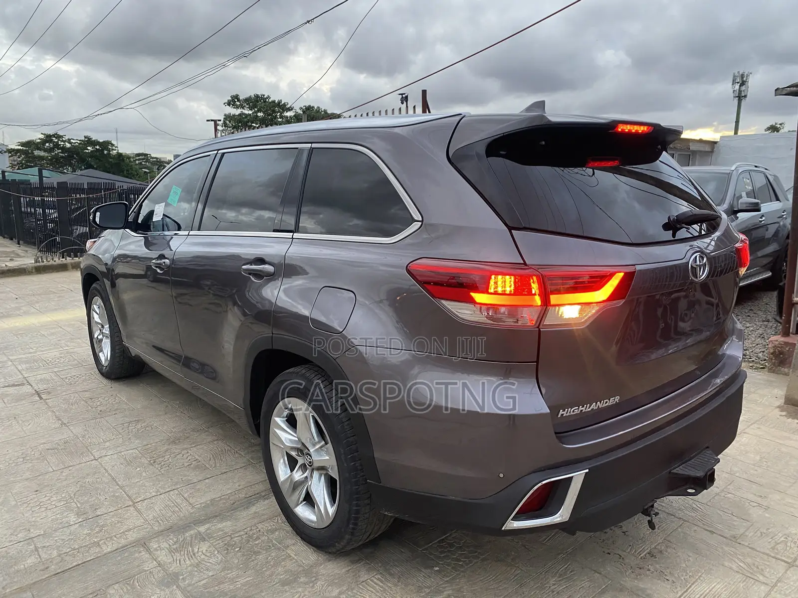 Toyota Highlander Limited 2019 Gray