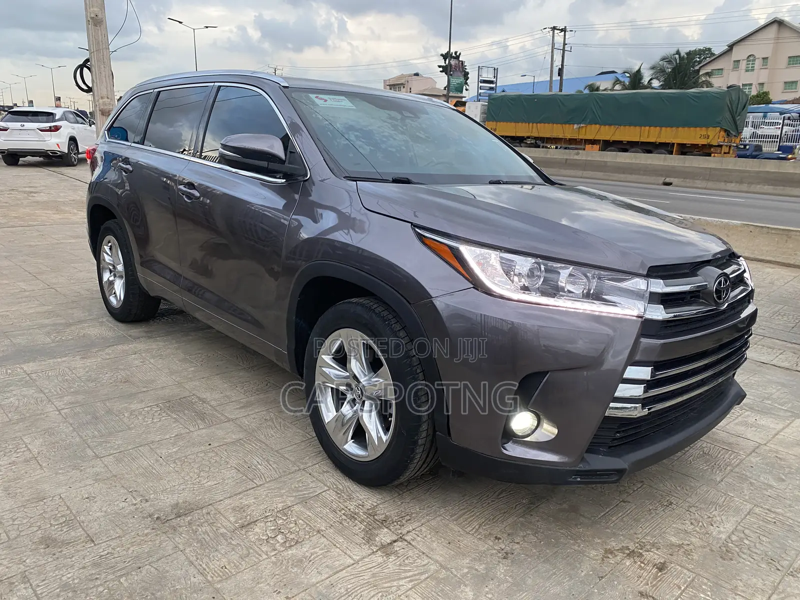 Toyota Highlander Limited 2019 Gray