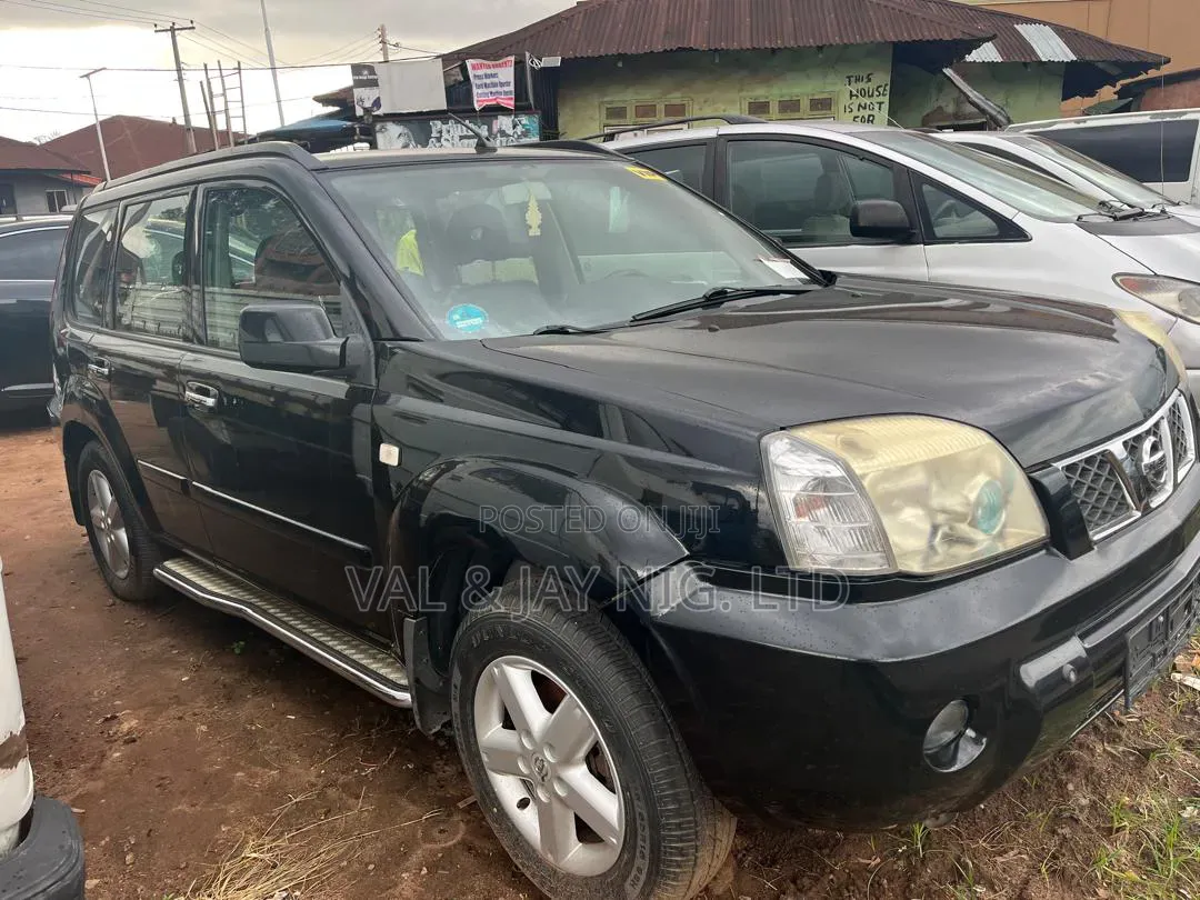 Nissan X-Trail 2.5 Petrol 4x4 SE 2010 Black