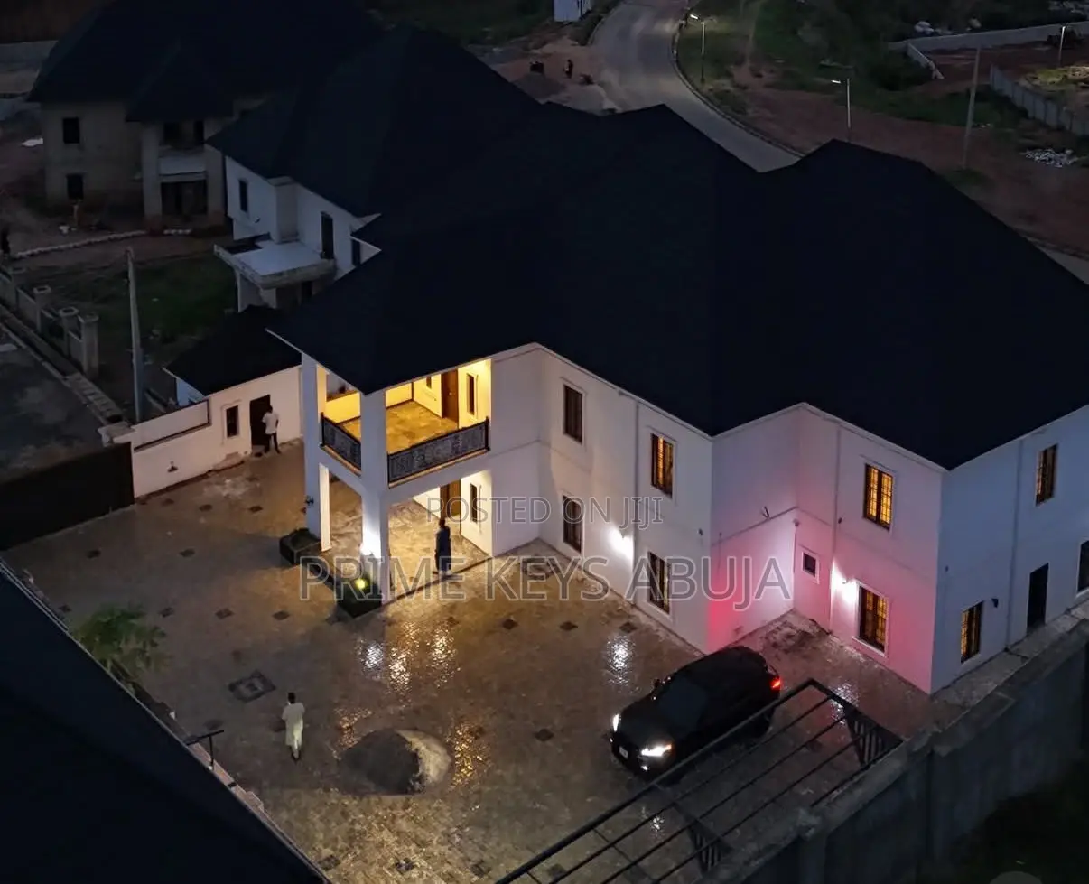 7bdrm Mansion in Asokoro for sale