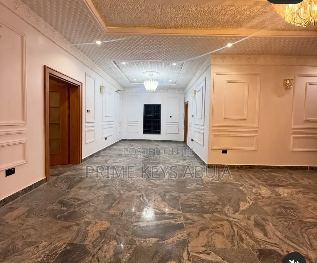 7bdrm Mansion in Asokoro for sale