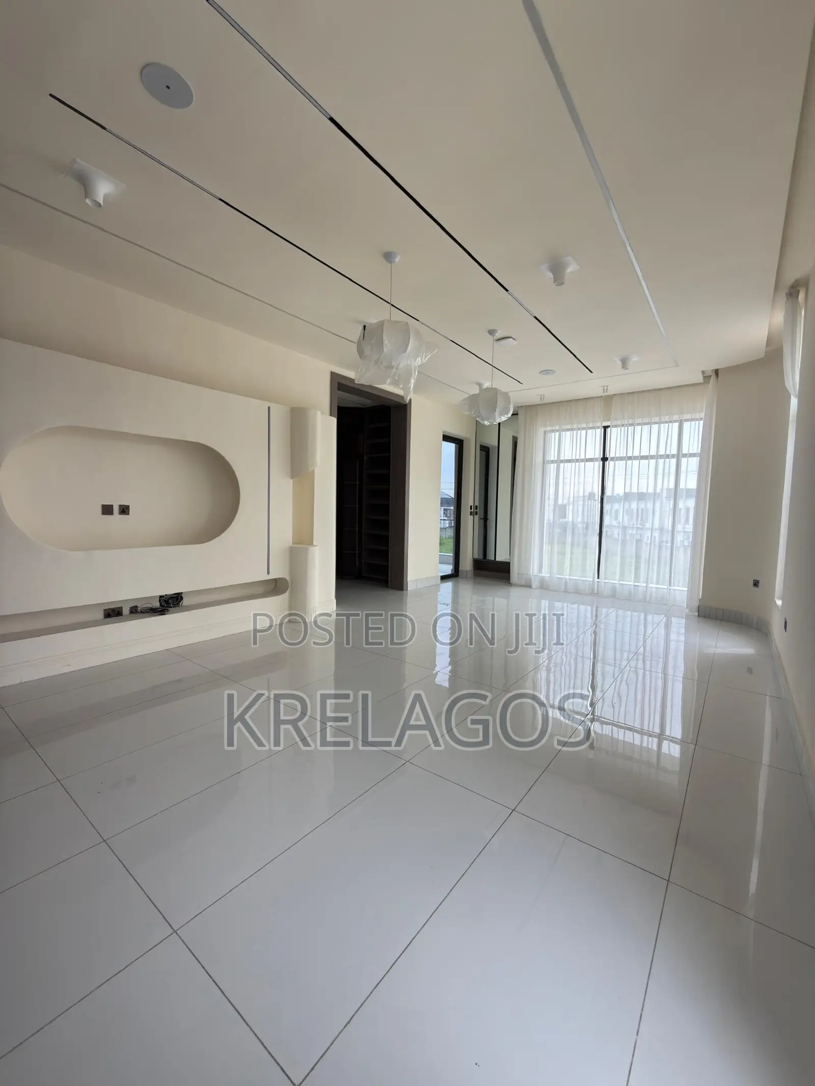 5bdrm Duplex in Orchid, Chevron for sale