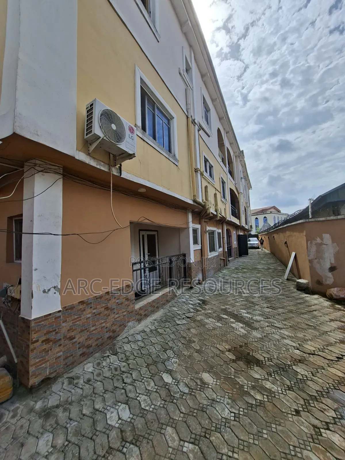 2bdrm Block of Flats in Ago Palace for sale