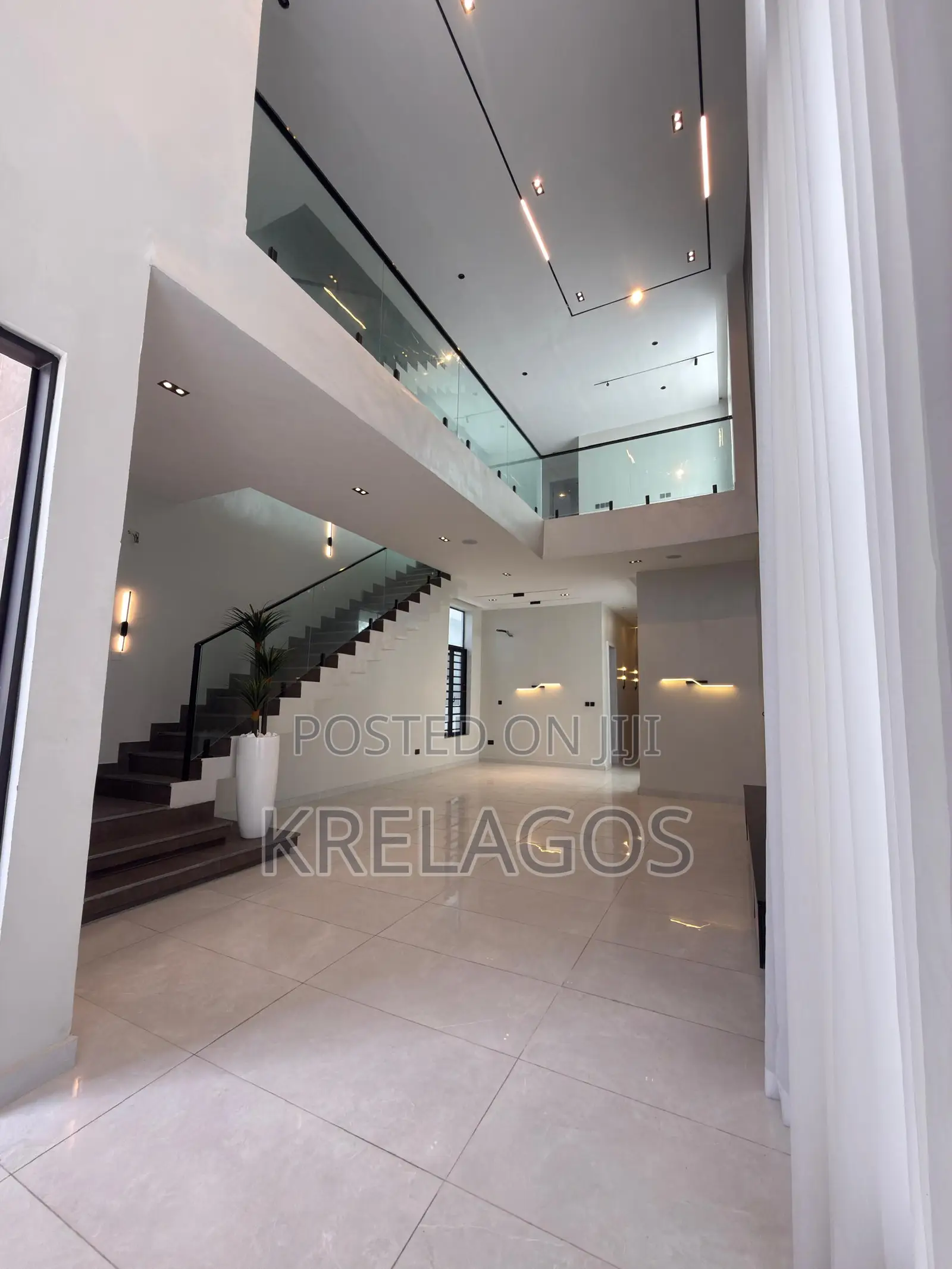 5bdrm Duplex in Orchid, Chevron for sale