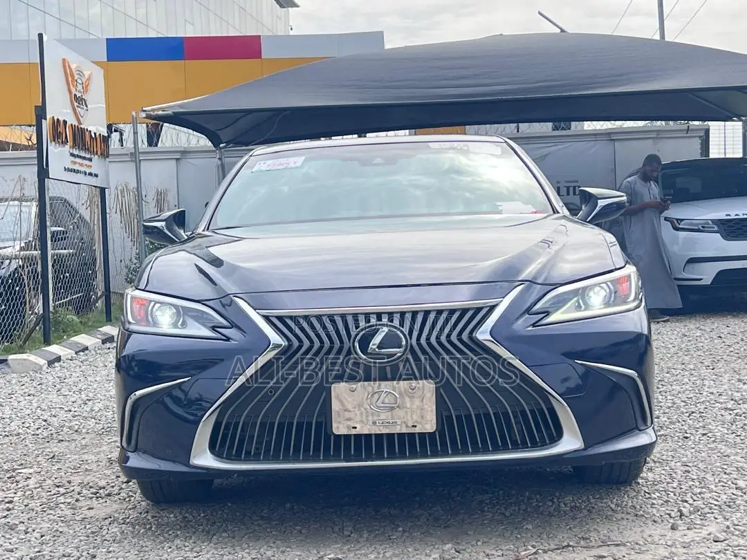 Lexus ES 2020 Blue