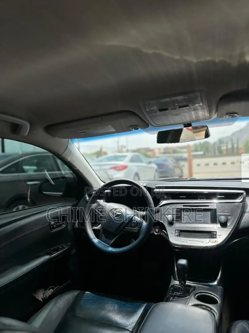 Toyota Avalon XLE Touring Sedan FWD (3.5L 6cyl 6A) 2013 Ivory