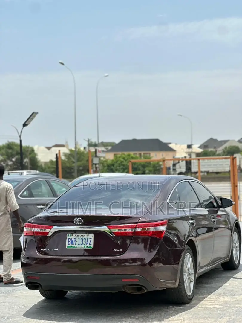 Toyota Avalon XLE Touring Sedan FWD (3.5L 6cyl 6A) 2013 Ivory