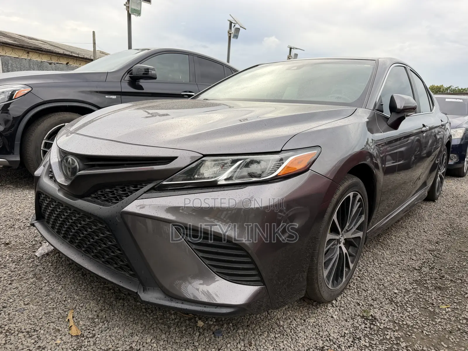 Toyota Camry SE FWD (2.5L 4cyl 8AM) 2018 Gray