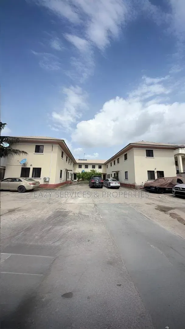16bdrm Block of Flats in Lekki Phase One for sale