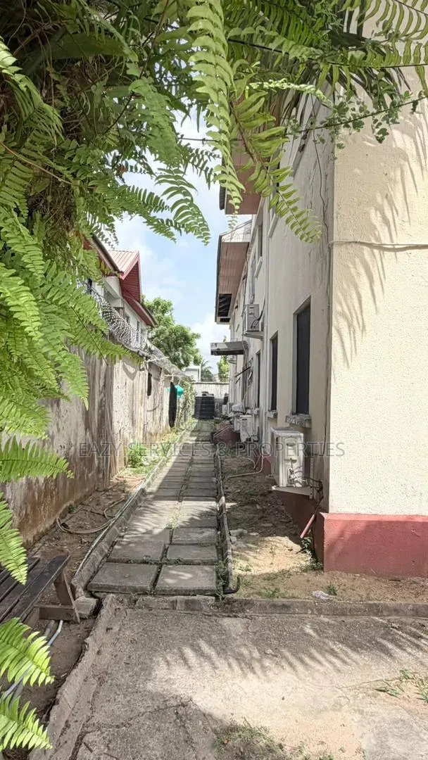 16bdrm Block of Flats in Lekki Phase One for sale
