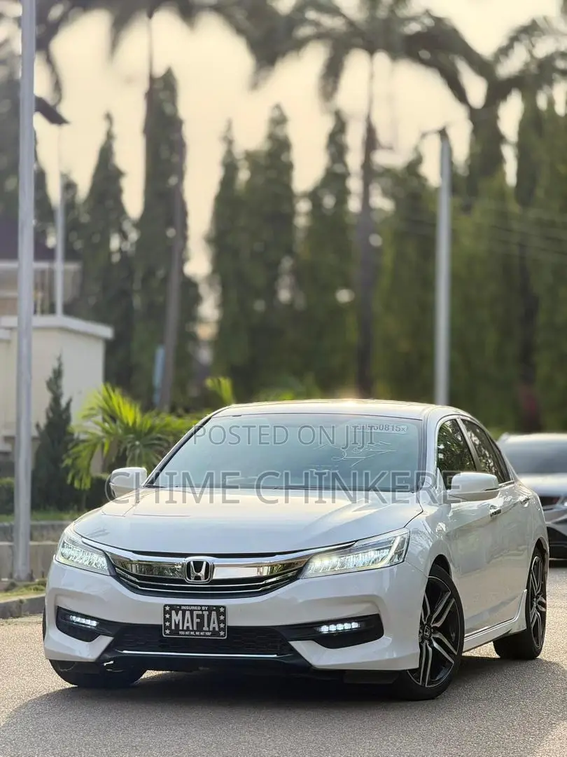 Honda Accord Touring V6 4dr Sedan FWD (3.5L 6cyl 6A) 2017 White