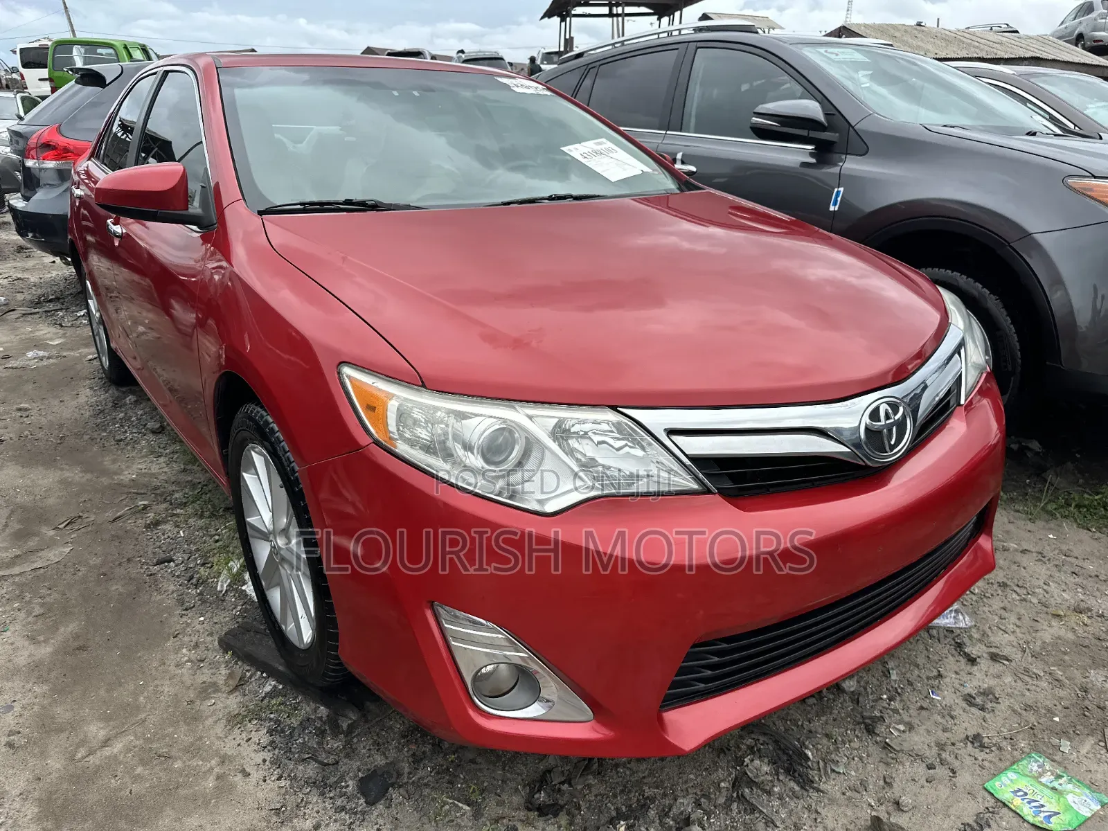 Toyota Camry XLE 4dr Sedan (2.5L 4cyl 6A) 2012 Red