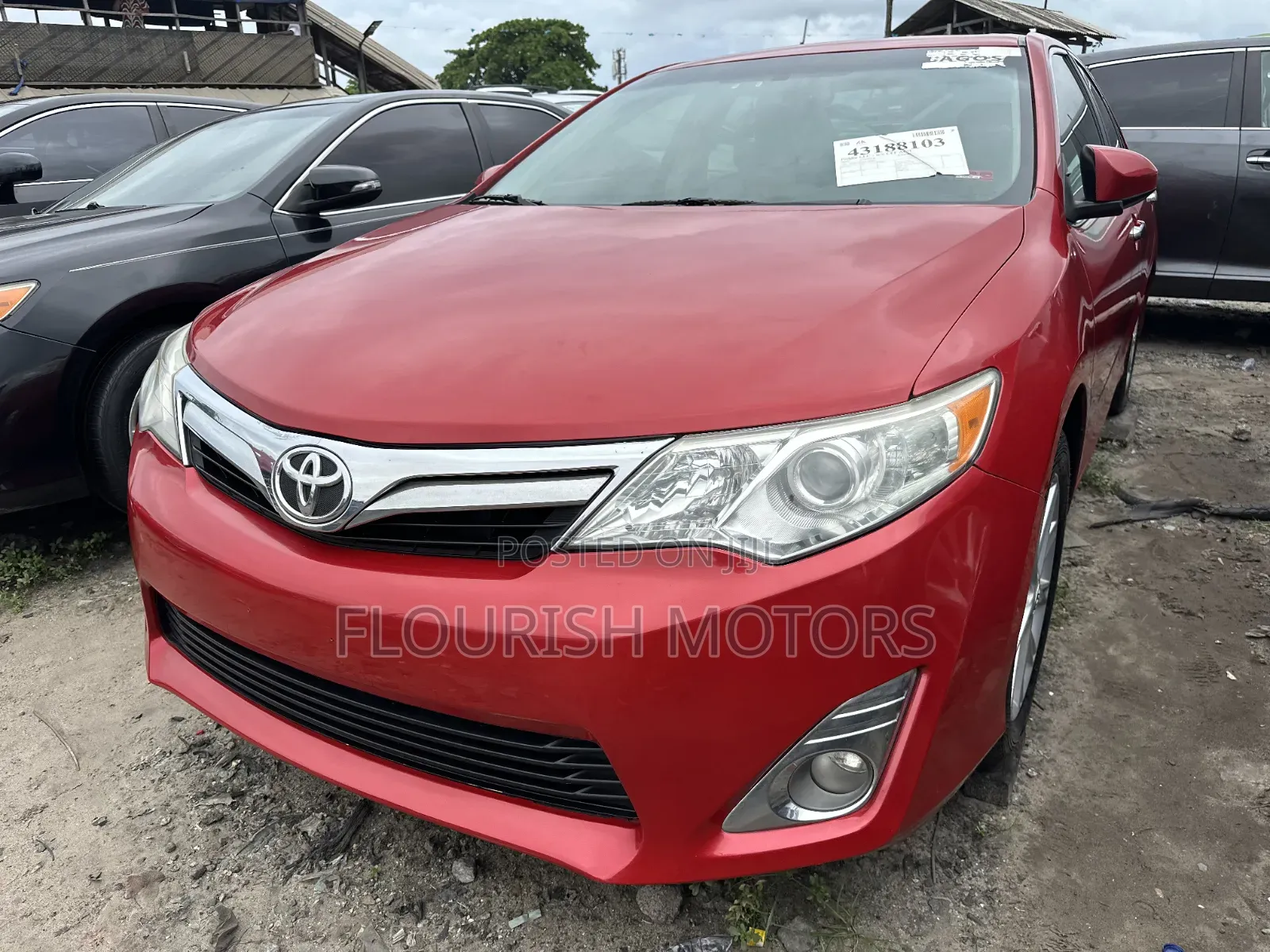 Toyota Camry XLE 4dr Sedan (2.5L 4cyl 6A) 2012 Red