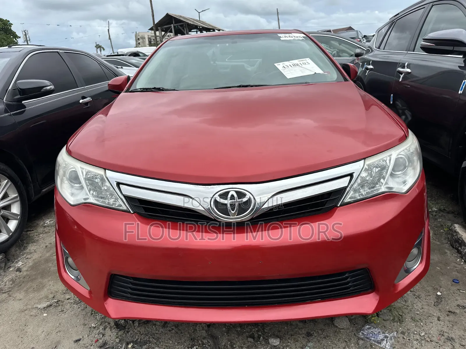 Toyota Camry XLE 4dr Sedan (2.5L 4cyl 6A) 2012 Red