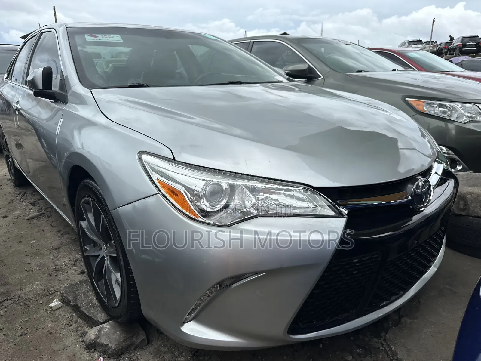 Toyota Camry XSE 4dr Sedan (3.5L 6cyl 6A) 2015 Silver