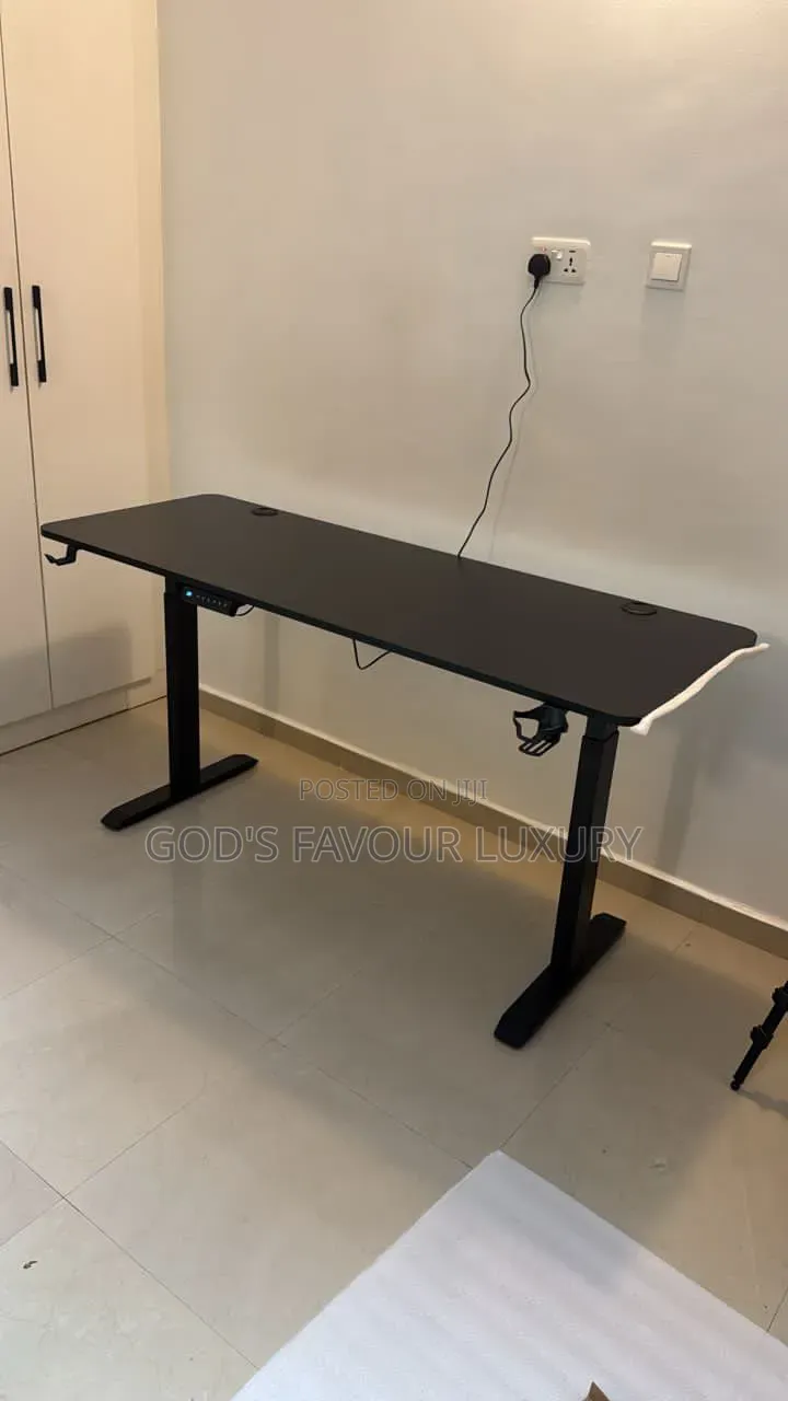 Home/Office Smart Gaming Desk {Motorised Height Adjustable}