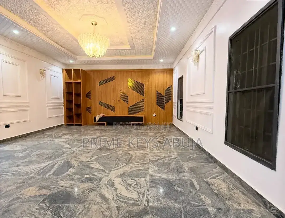7bdrm Mansion in Asokoro for sale