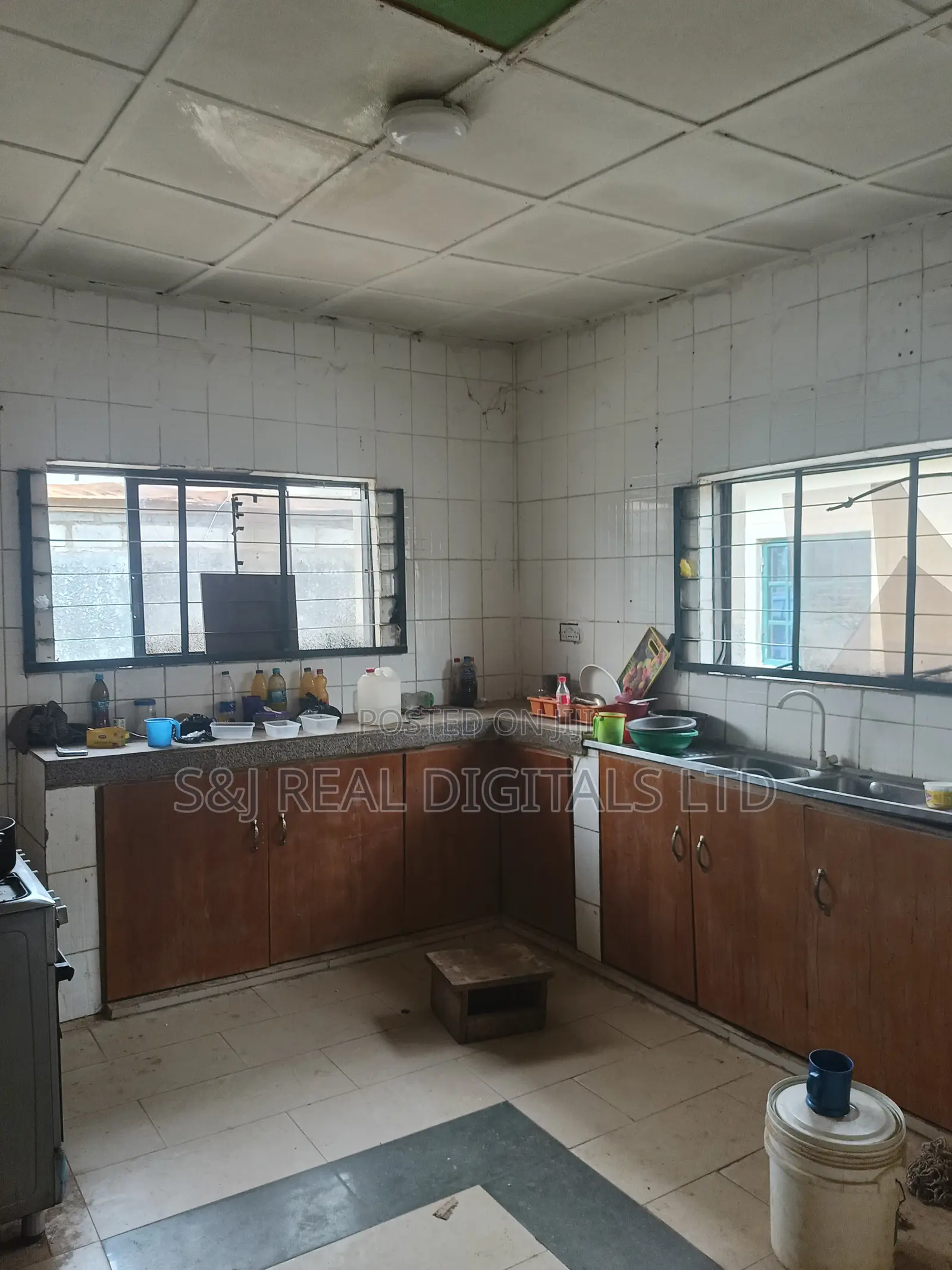 5bdrm Apartment in Kubwa for rent