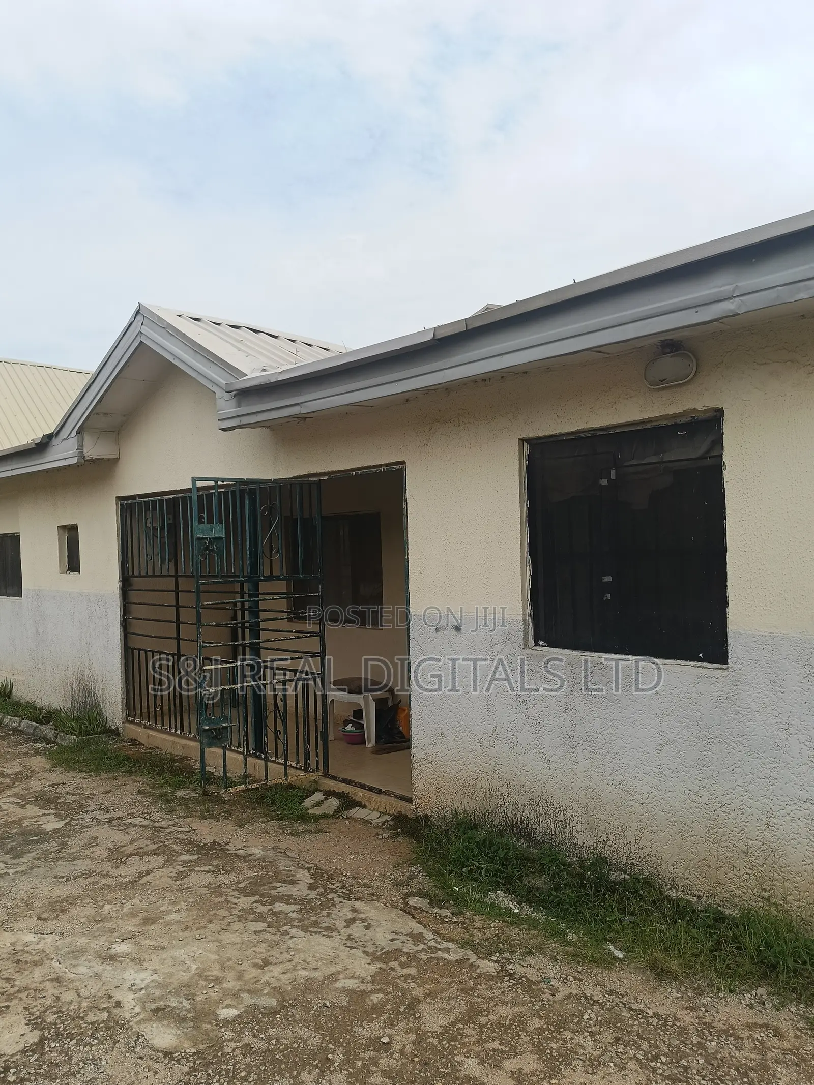 5bdrm Apartment in Kubwa for rent