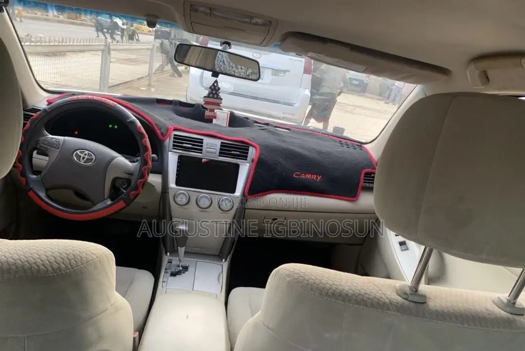 Toyota Camry 2010 Gold