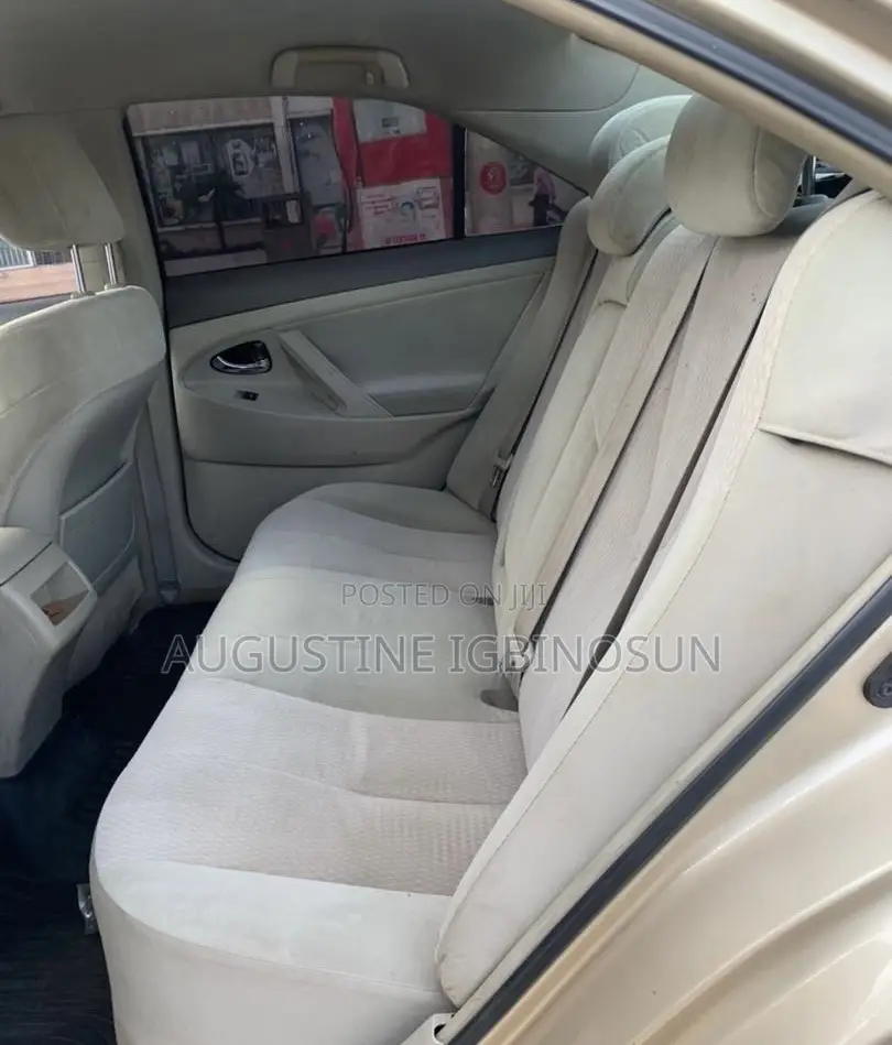 Toyota Camry 2010 Gold