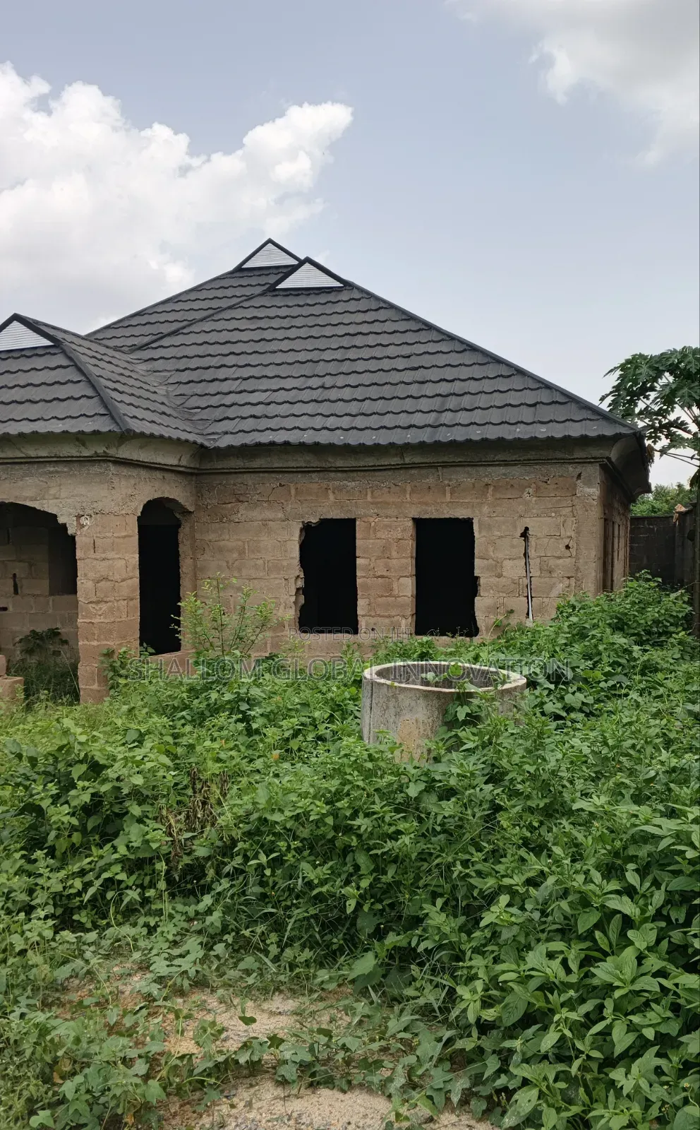 3bdrm Bungalow in Festac Estate, Akobo for sale