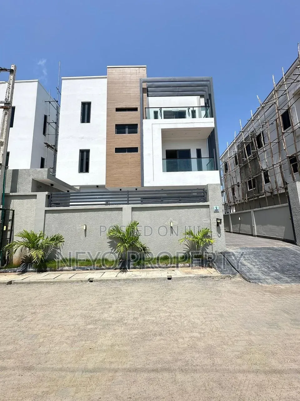 Furnished 5bdrm Duplex in Lekki Phase One for sale