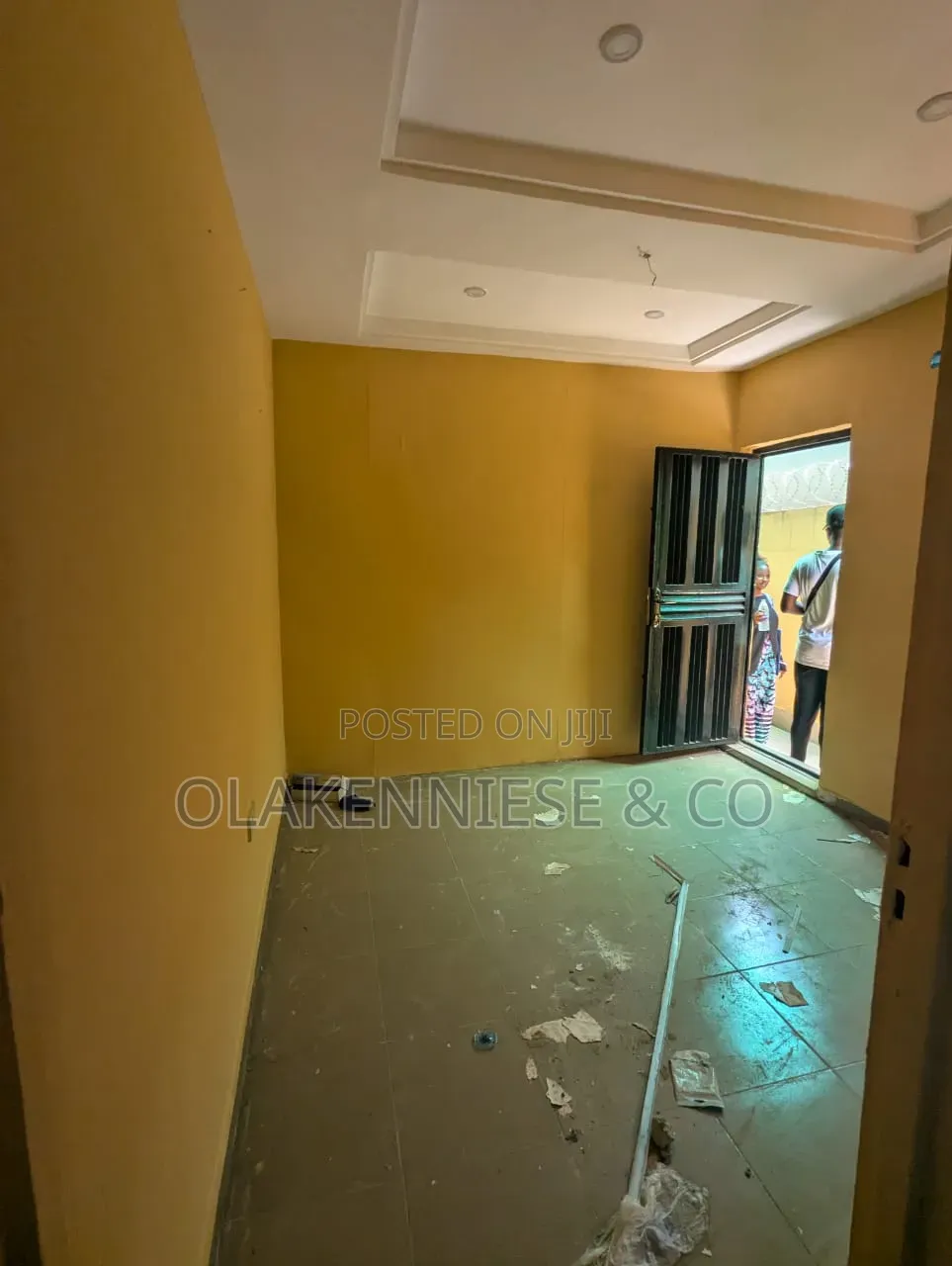 3bdrm Block of Flats in Adelabu for sale
