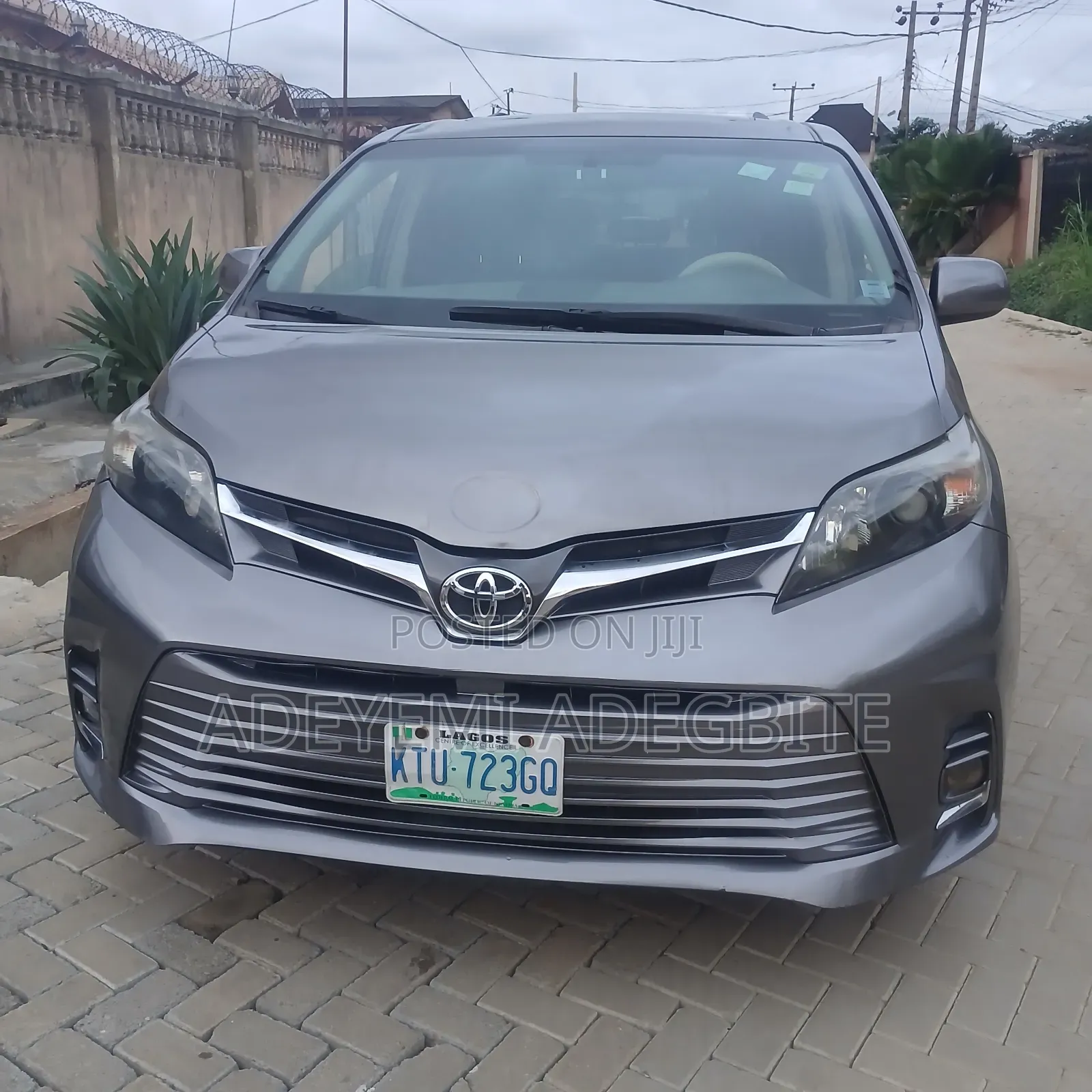 Toyota Sienna 2011 Gray