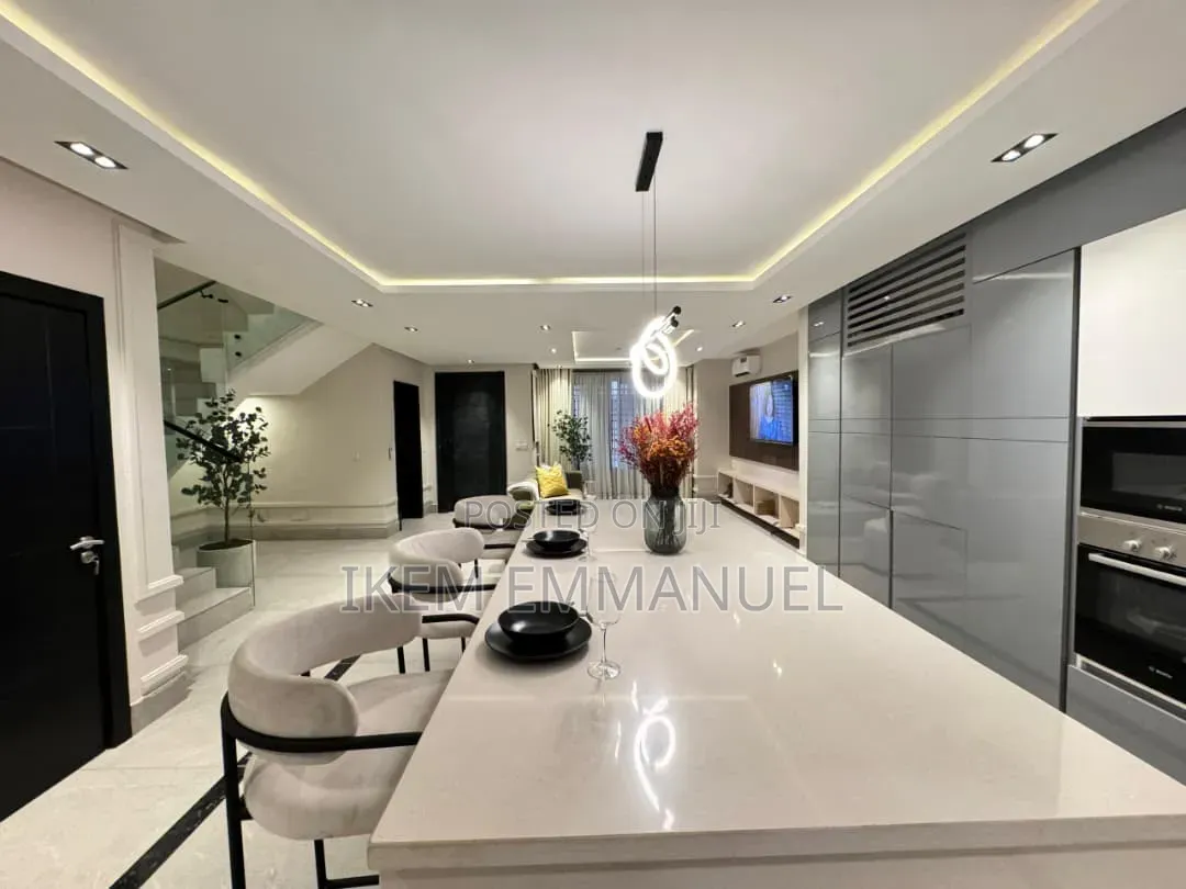 *En-Suite 4-Bedroom Terrace Duplex, Fully Furnished