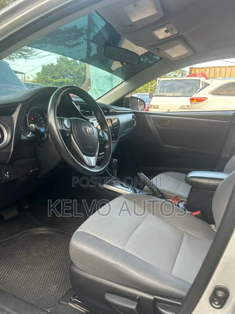 Toyota Corolla 2016 Silver