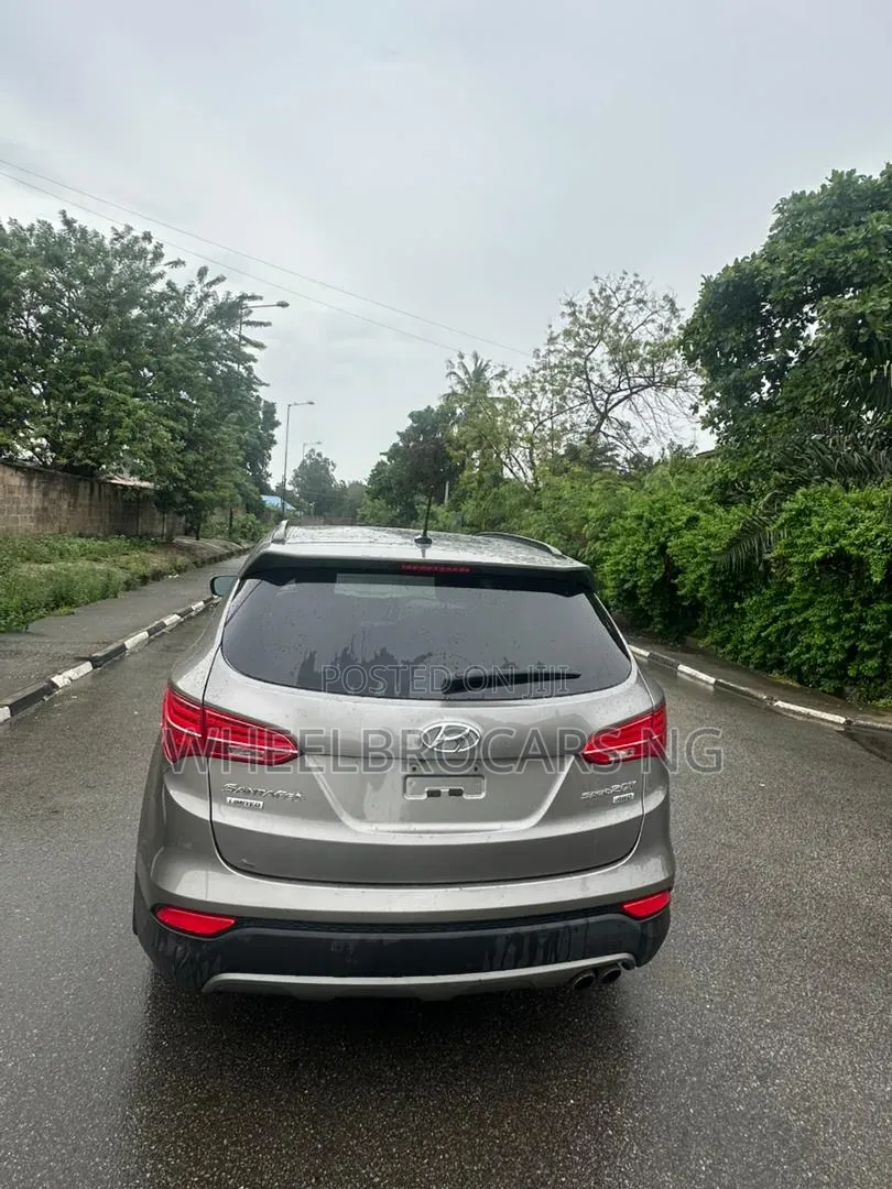 Hyundai Santa Fe SE AWD 2016 Gray