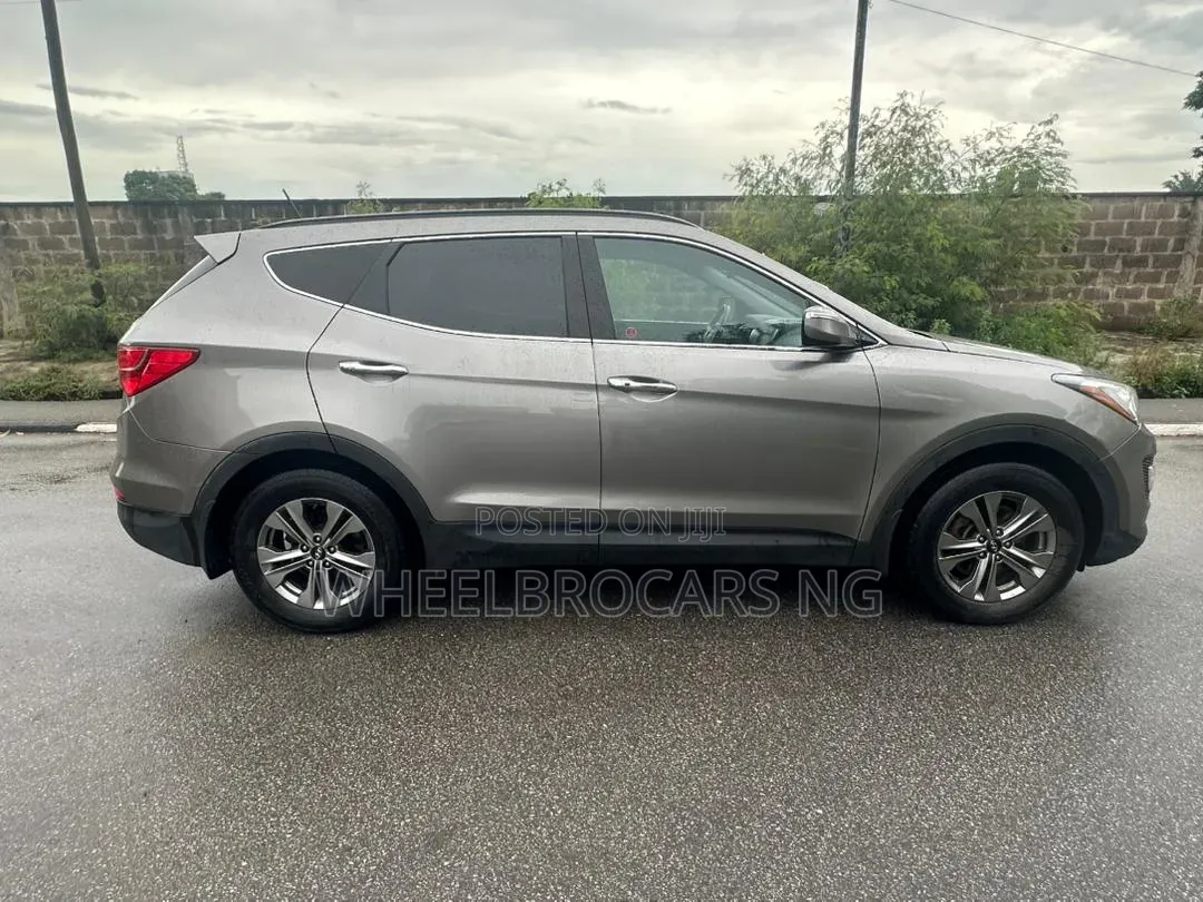 Hyundai Santa Fe SE AWD 2016 Gray