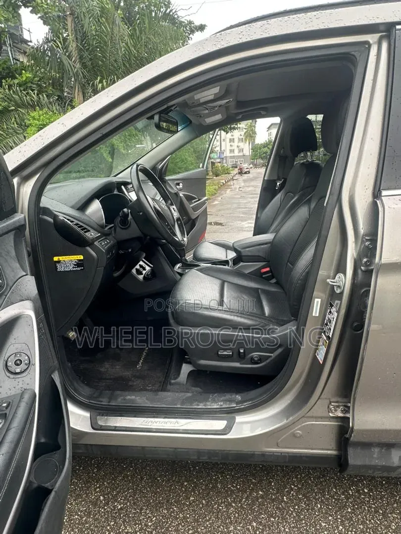 Hyundai Santa Fe SE AWD 2016 Gray
