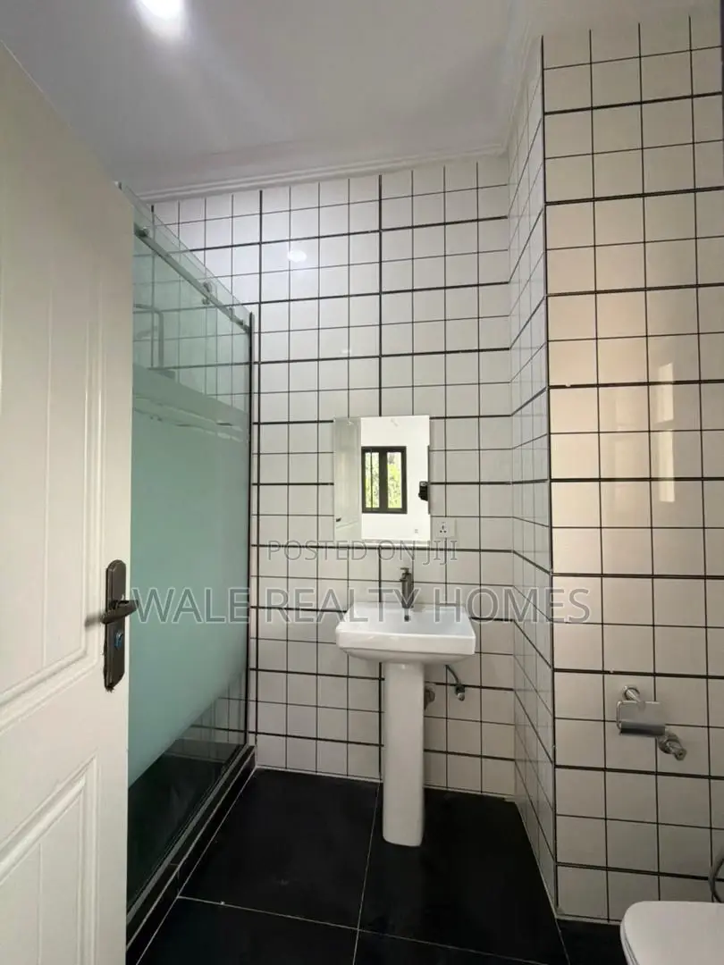 Furnished 3bdrm Block of Flats in Katampe Main for sale