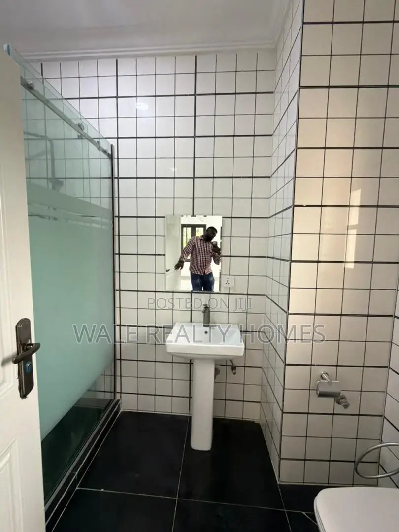 Furnished 3bdrm Block of Flats in Katampe Main for sale