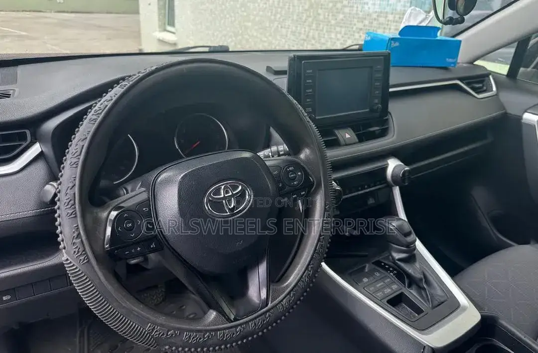 Toyota RAV4 XLE AWD 2020 Black