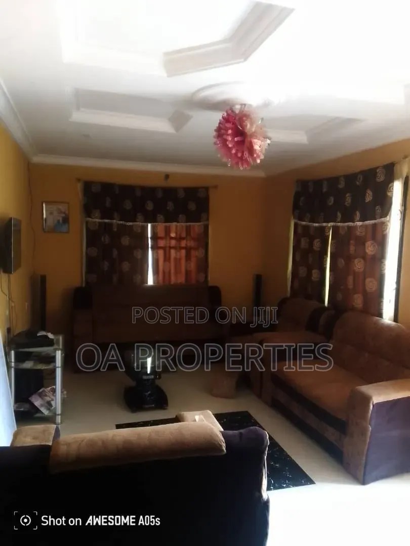 4bdrm Bungalow in Ajibade Moniya, Ibadan for sale