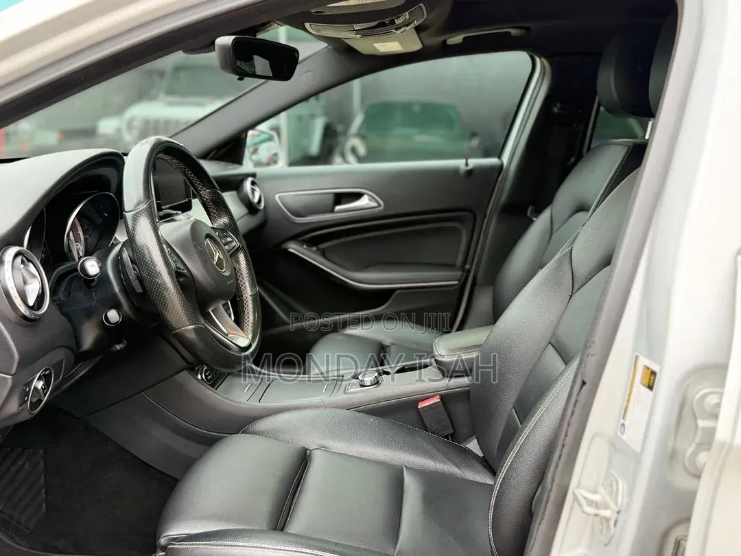 Mercedes-Benz GLA 250 2016 Silver