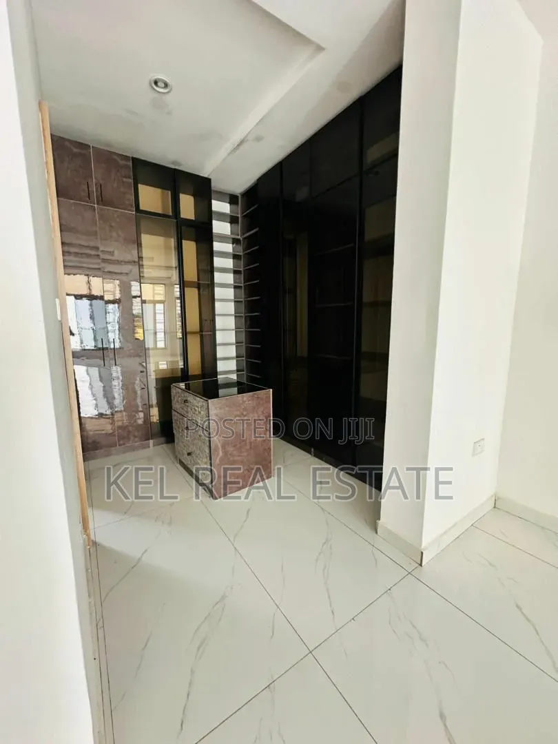 5bdrm Duplex in Omole Phase 1 for sale