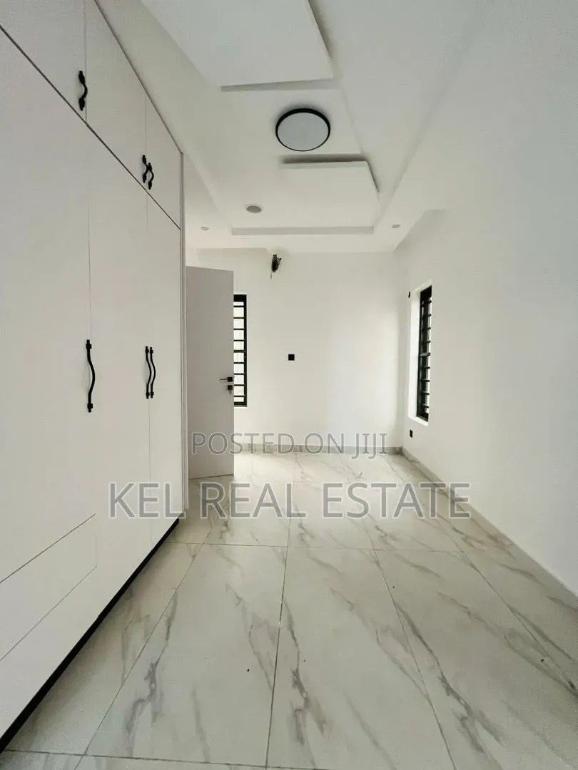 5bdrm Duplex in Omole Phase 1 for sale