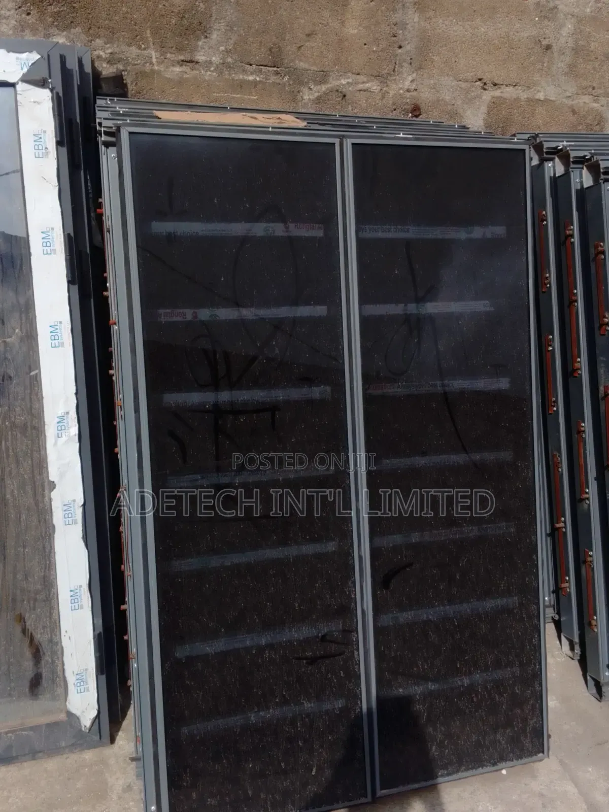 Successful Aluminium Frameless Window