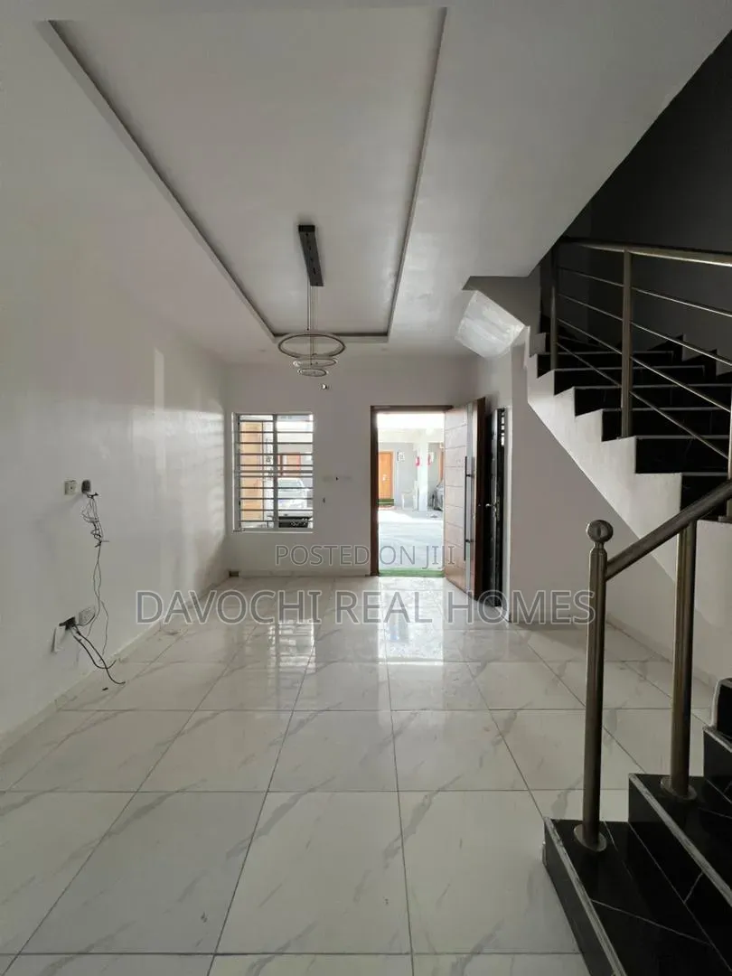 3bdrm Duplex in Ikota for rent
