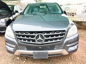 Mercedes-Benz M Class ML350 4MATIC 4dr SUV AWD (3.5L 6cyl 7A) 2015 Blue