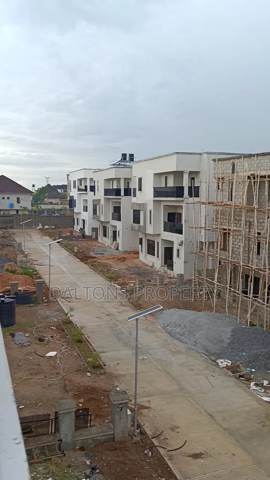 6bdrm Duplex in Naskaze Home, Lugbe District for sale