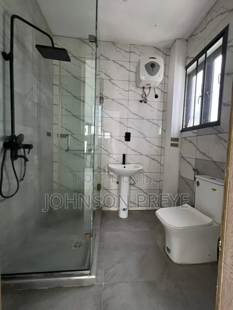 3bdrm Apartment in Gbangbala Street for rent