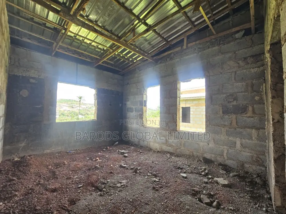 7bdrm House in Magbon. Abeokuta for sale