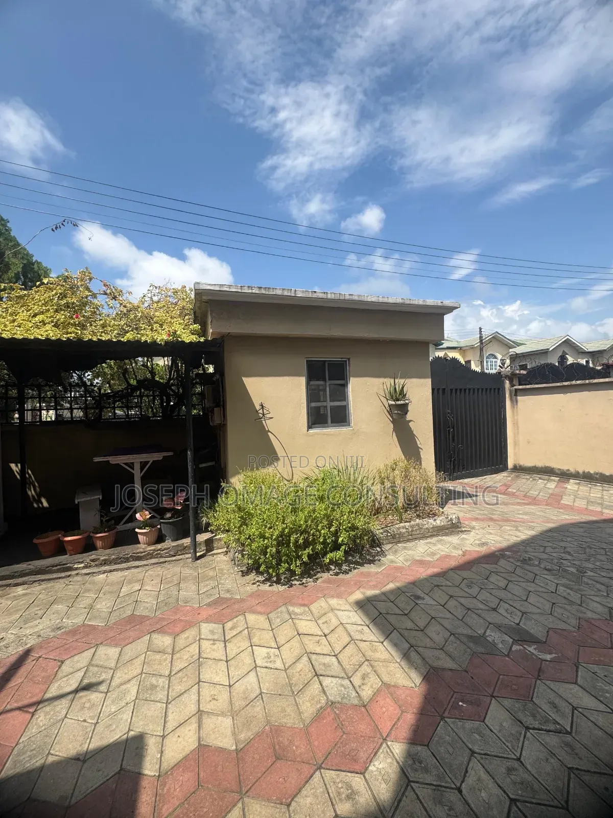 4bdrm Duplex in Oba Oyekan Estate for sale